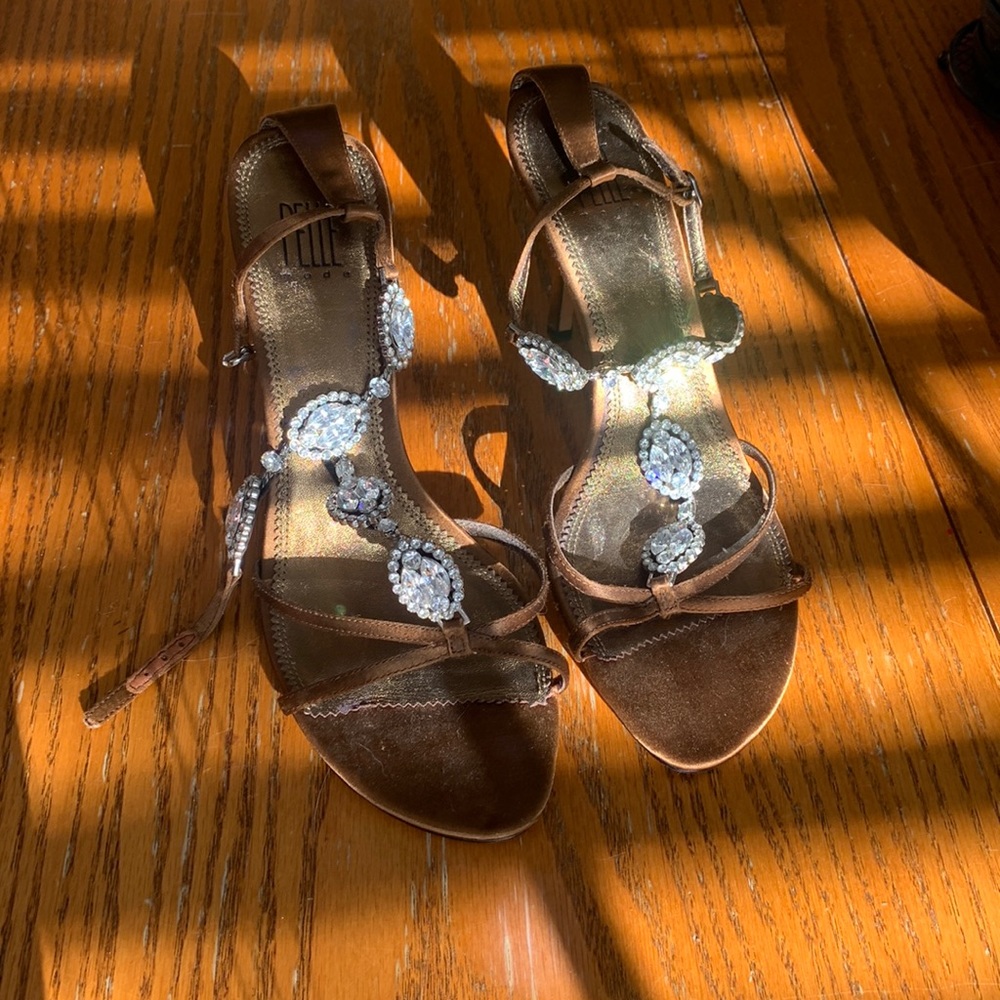 Pelle Moda jeweled evening heel. Size:10